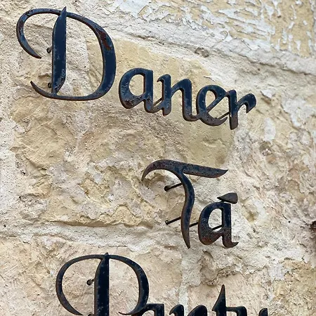 Daner Ta' Pantu House Kerċem